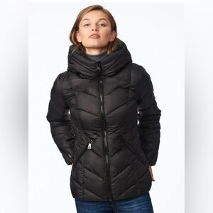 Bernardo Packable Hooded Puffer with zip sleeves.
